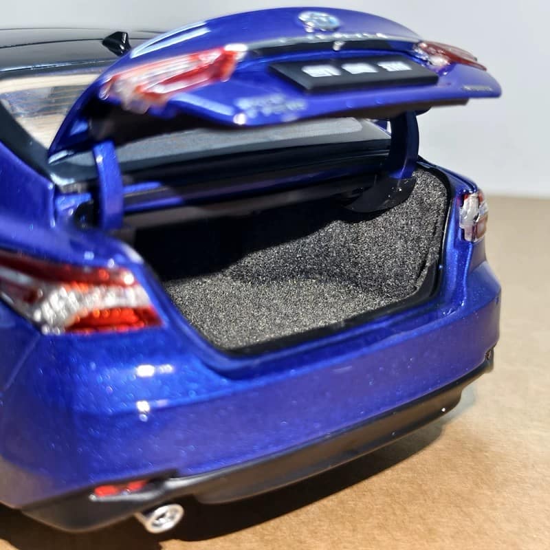 oem Licensed Toyota Camry (XV70) Hybrid Sport 2018–2021 1:18 Diecast Model