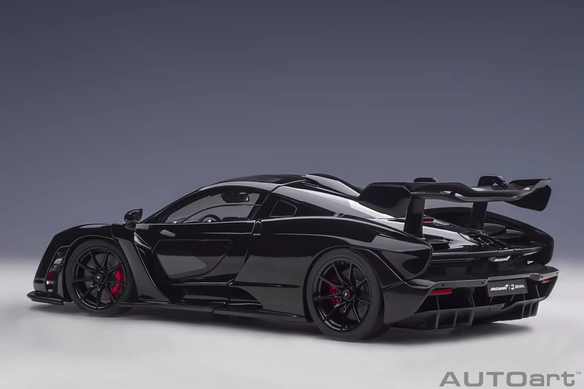 AUTOart McLaren Senna – 1:18 Scale Alloy Model (Functional Doors, Rear Wing, and Steering Linkage)（76076）