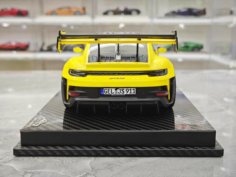 VIP Model 1:18 Porsche 911 GT3 RS Manthey Racing Resin Model