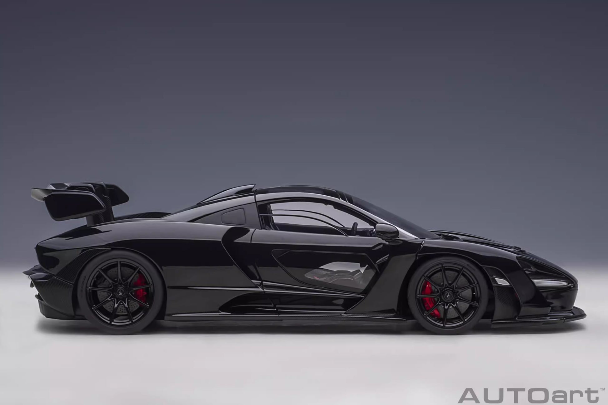 AUTOart McLaren Senna – 1:18 Scale Alloy Model (Functional Doors, Rear Wing, and Steering Linkage)（76076）