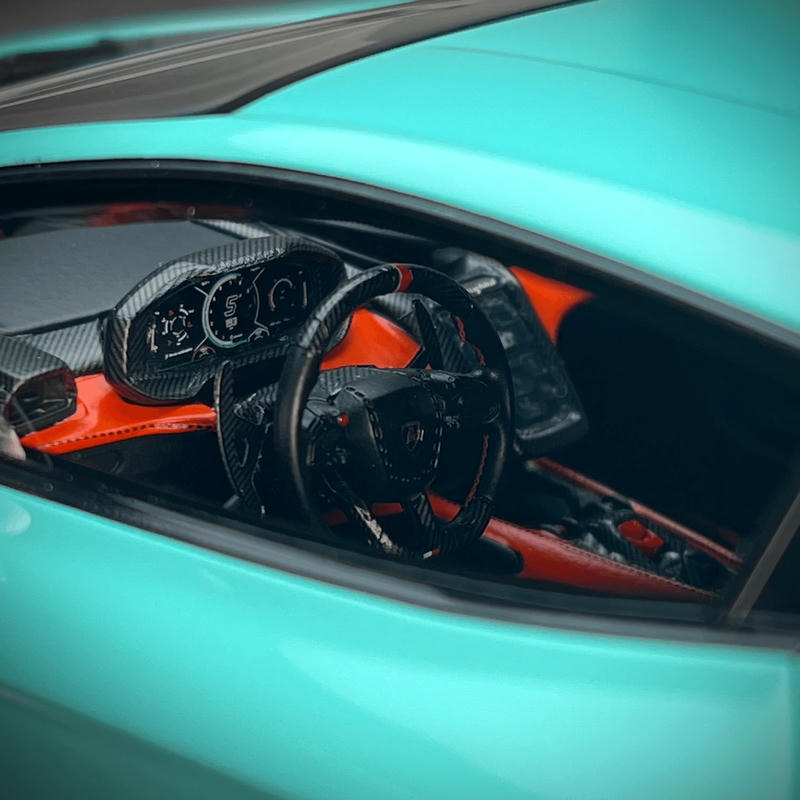 MR 1:18 Lamborghini Revuelto Resin Model – Christmas Edition