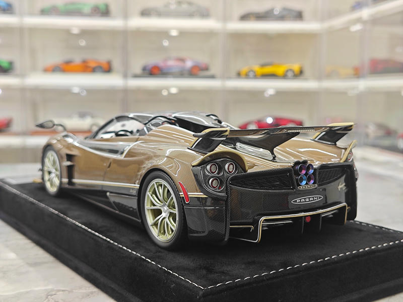 HH Model Pagani Huayra Roadster Limited Edition 1:18 Resin Model Car