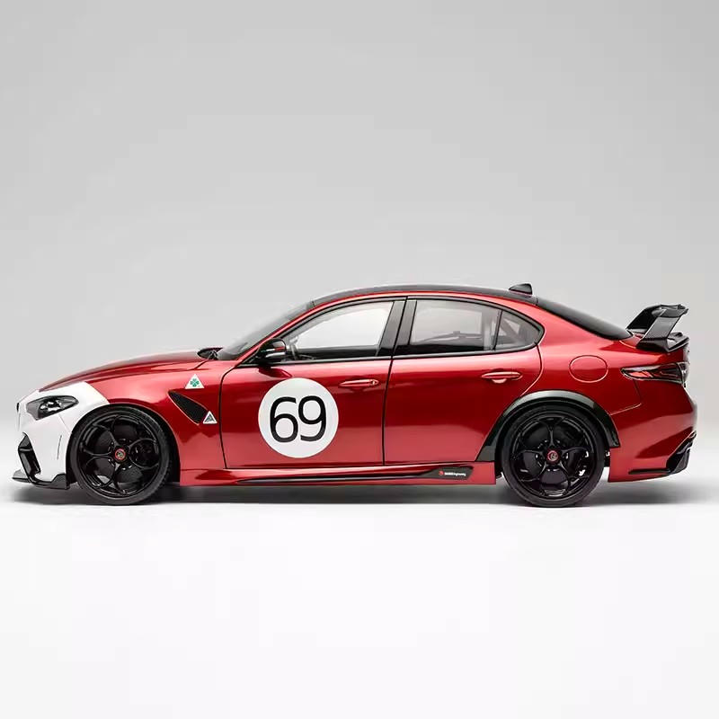 MotorHelix 1:18 Alfa Romeo Giulia GTAm Alloy Diecast Model