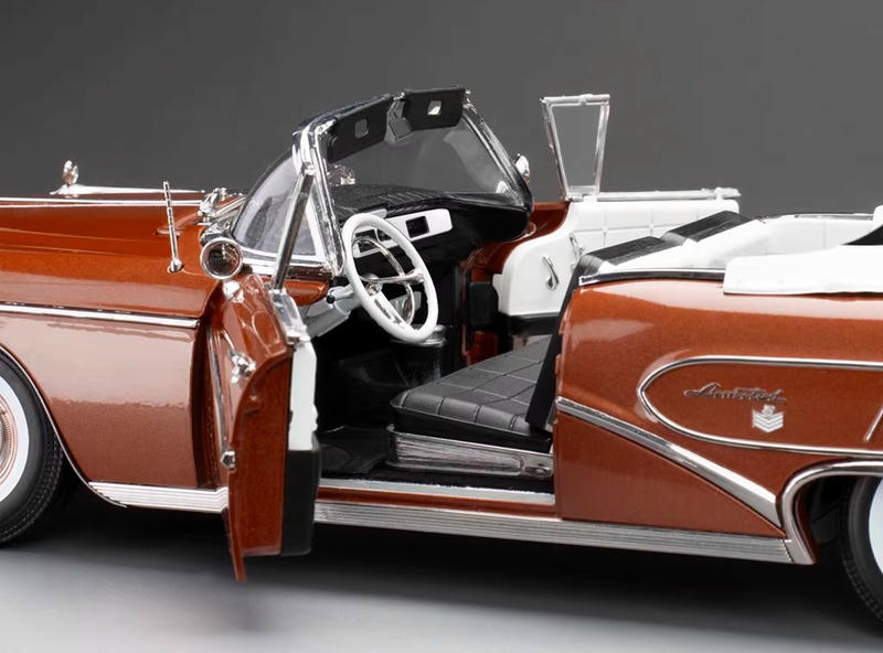 SunStar 1:18 Buick Limited Riviera Coupe 1958 Diecast Model Car