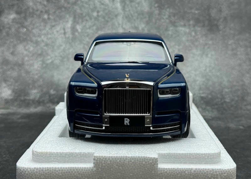 OEM 1:18 Rolls-Royce Phantom VIII Diecast Model – YX car model