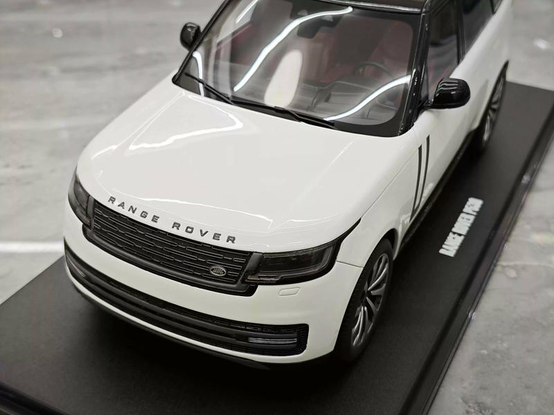 GT Spirit 1:18 Range Rover P530 Resin Model — GT533