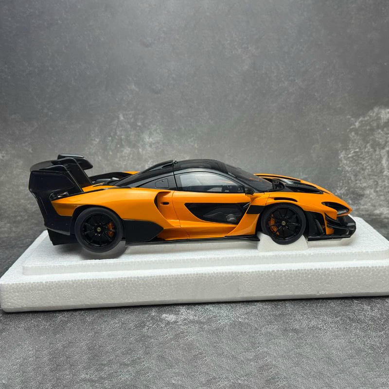 AUTOart 1:18 McLaren Senna GTR Diecast Model