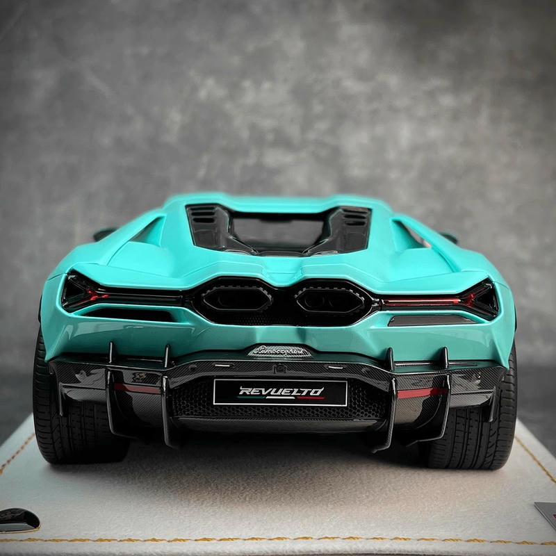 MR 1:18 Lamborghini Revuelto Resin Model – Christmas Edition
