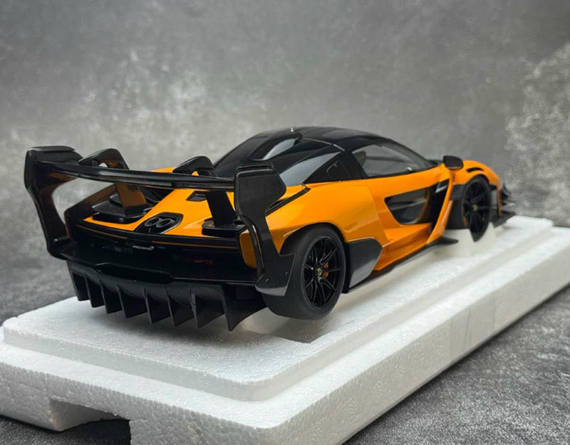 AUTOart 1:18 McLaren Senna GTR Diecast Model
