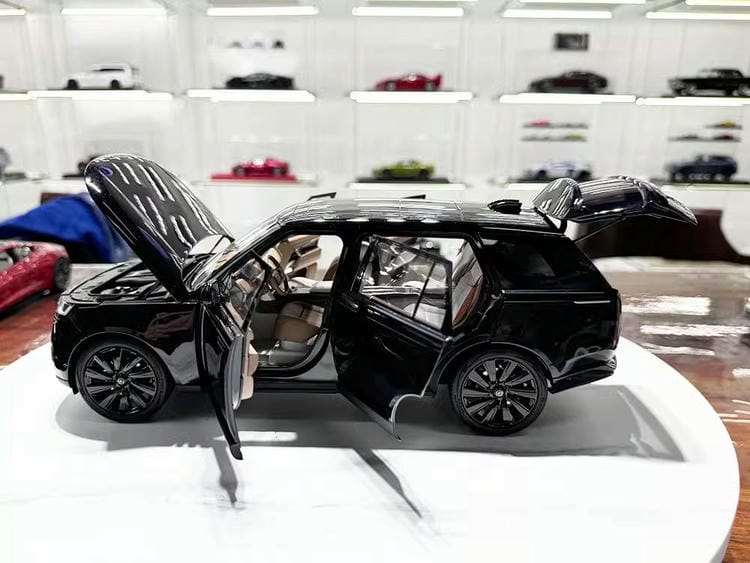 LCD 1:18 Range Rover Honor Genesis Long Edition 2022 Legierung Vollständig offenes Automodell