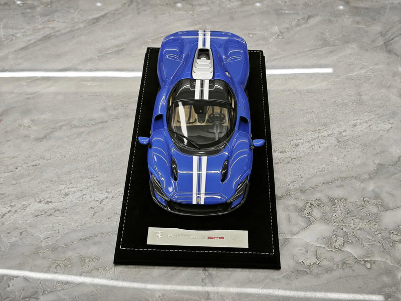 Zigzag Youngster 1:18 Ferrari Daytona SP3 Resin Model