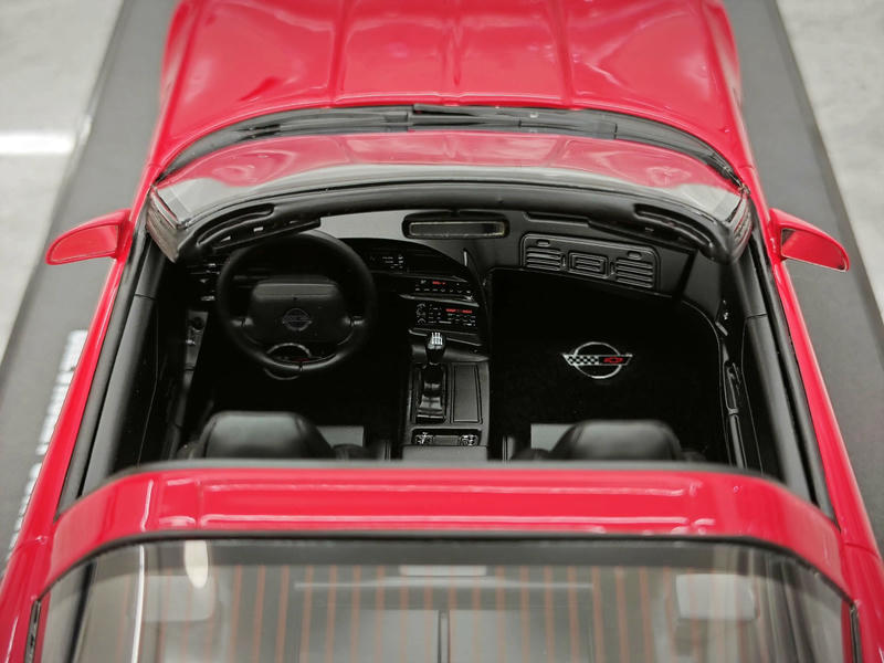 GT Spirit Chevrolet Corvette C4 1995 1:18 Resin Model Car