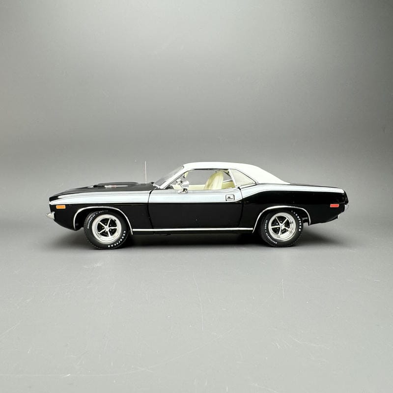 ACME 1972 Plymouth Cuda 1:18 Alloy Diecast Model Car