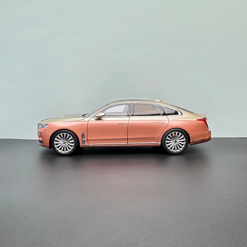 FAW Hongqi H9 1:18 Die-Cast Alloy Model with Solid Wood Base