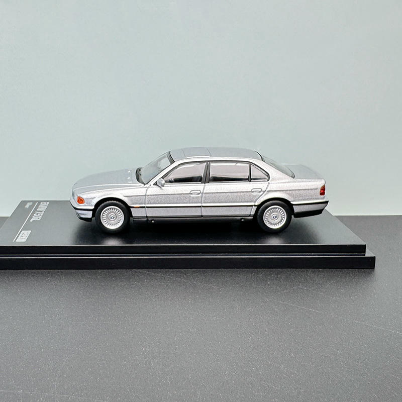 AR Box Realistic 1:64 BMW E38 750iL Alloy Diecast Model Car