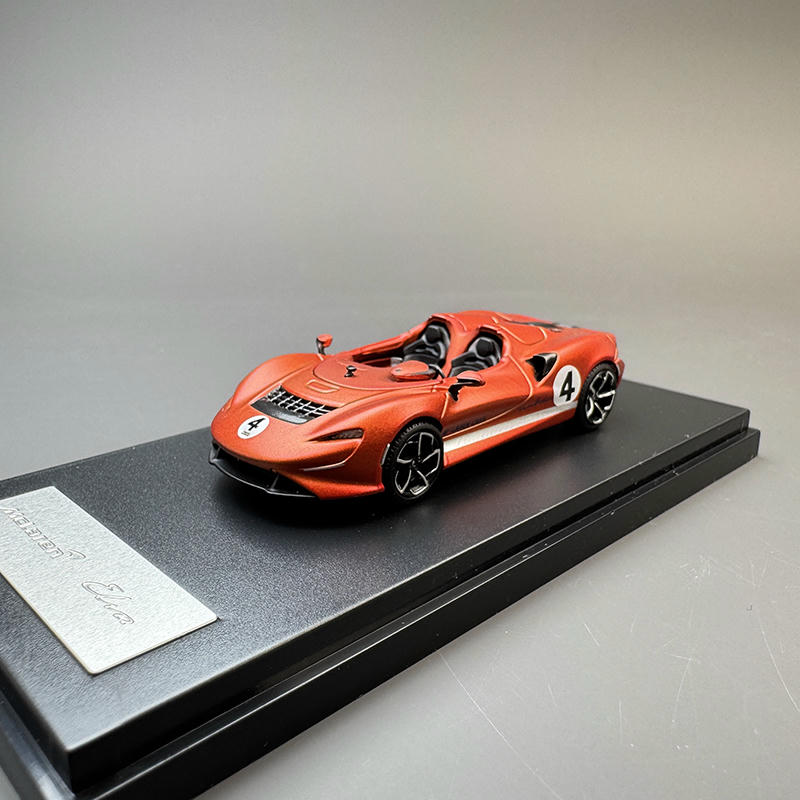 LCD Model 1:64 McLaren ELVA Diecast Car