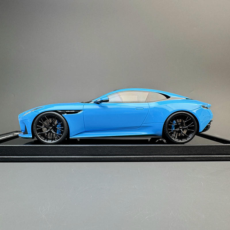 MotorHelix 1:18 Aston Martin DB12 Coupe Resin Model Car