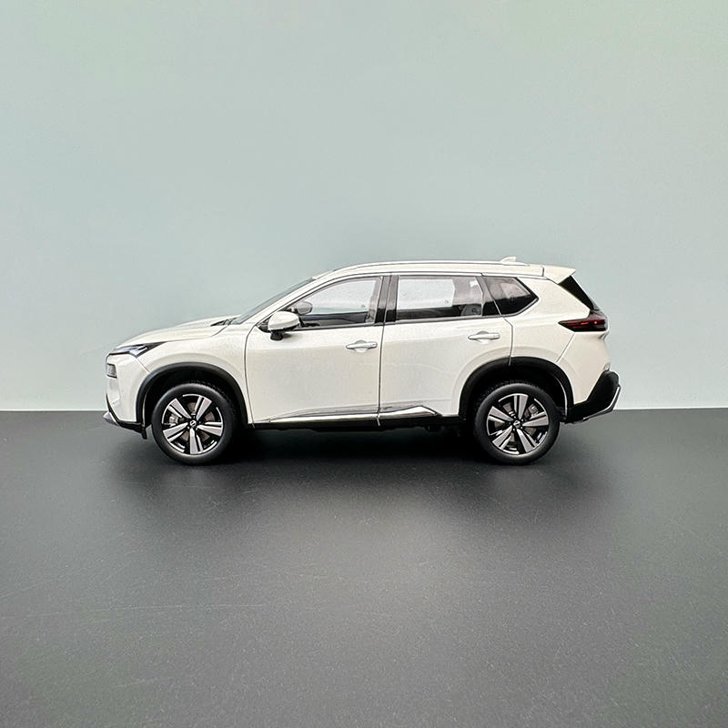 Nissan X-Trail 1:18 Alloy Diecast Model Car