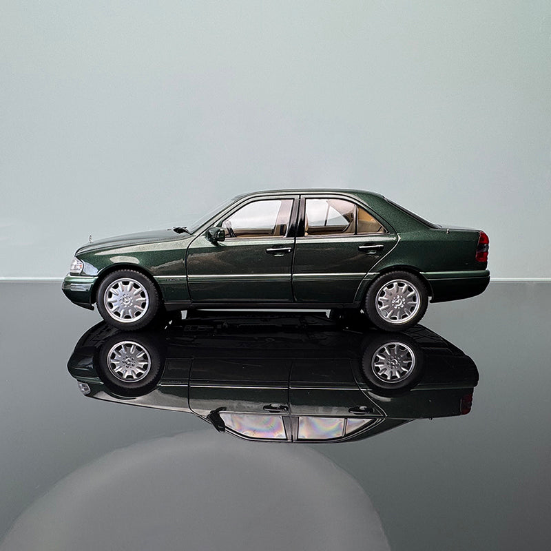 norev Mercedes-Benz C-Class 1997 Wagon Diecast Model – 1:18 Scale Fully Open Collectible 