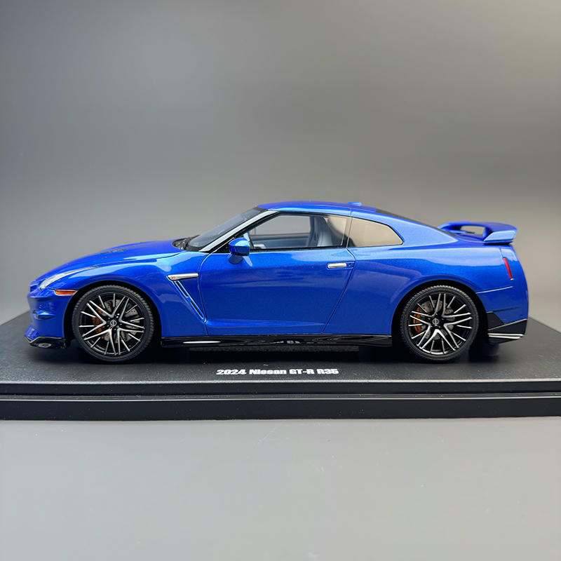 GT Spirit 1:18 Nissan GT-R R35 – GT521 – YX car model