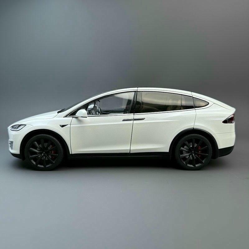 Original 1:18 Tesla Model X – Alloy Diecast SUV