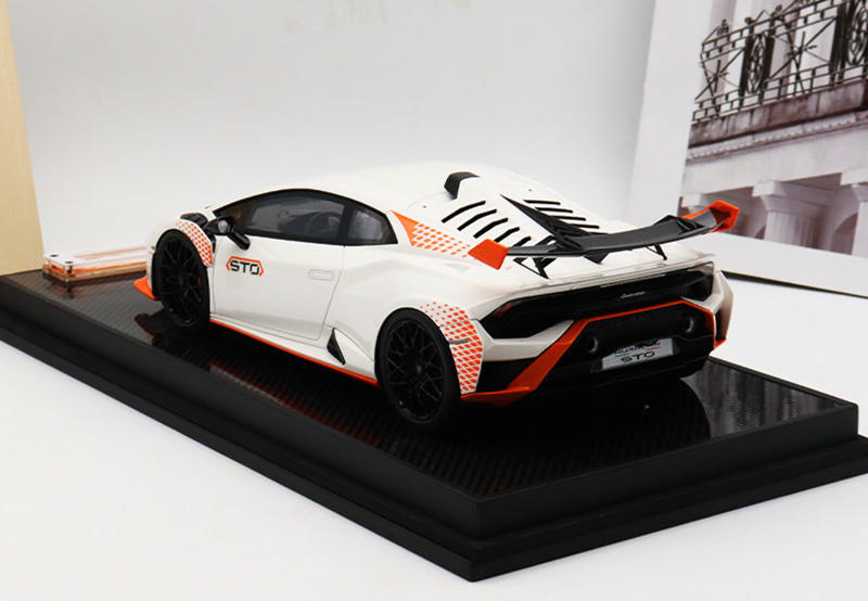 IVY Lamborghini Huracan STP 1:18 Resin Model Car