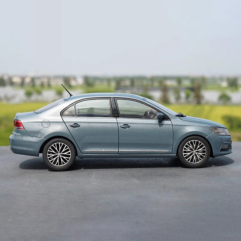 Original 1:18 Volkswagen Santana Diecast Car