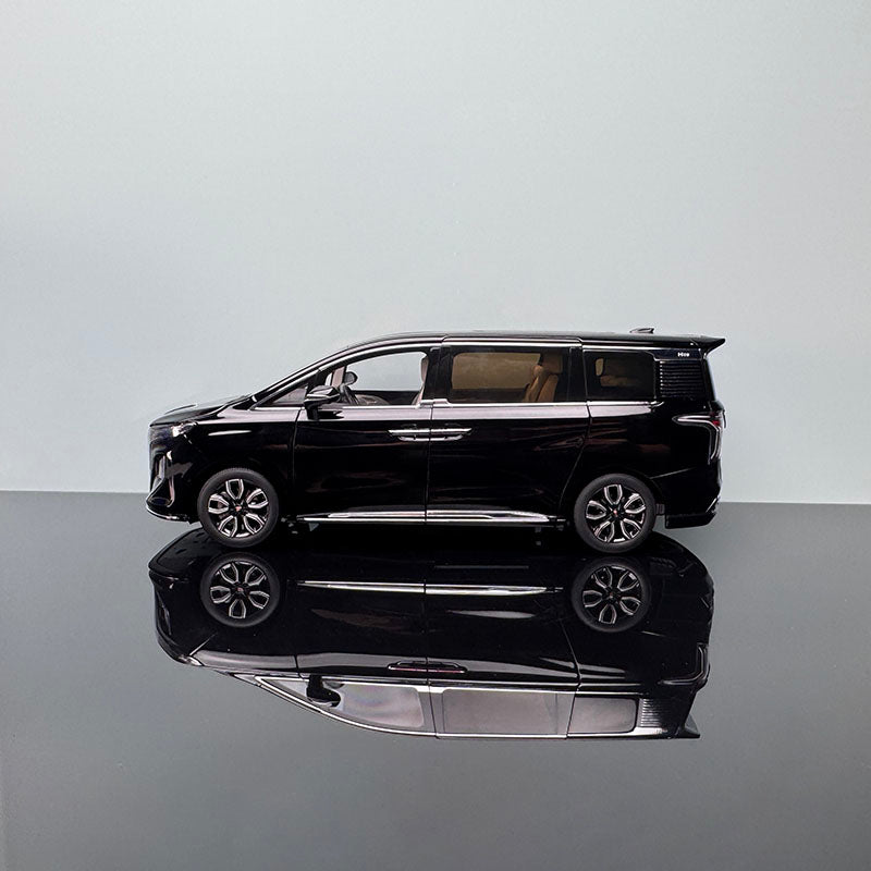 Hongqi HQ9 Nanny Car Diecast Model – 1:18 Scale Luxury Collectible