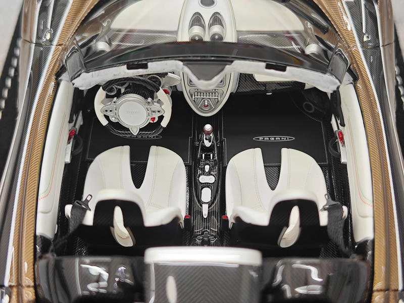HH Model Pagani Huayra Roadster Limited Edition 1:18 Resin Model Car