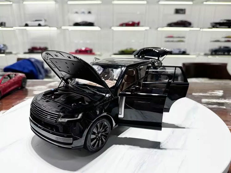 LCD 1:18 Range Rover Honor Genesis Long Edition 2022 Legierung Vollständig offenes Automodell