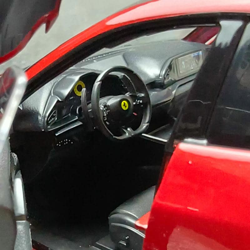 Bburago 1:18 Ferrari Purosangue FUV Diecast Model