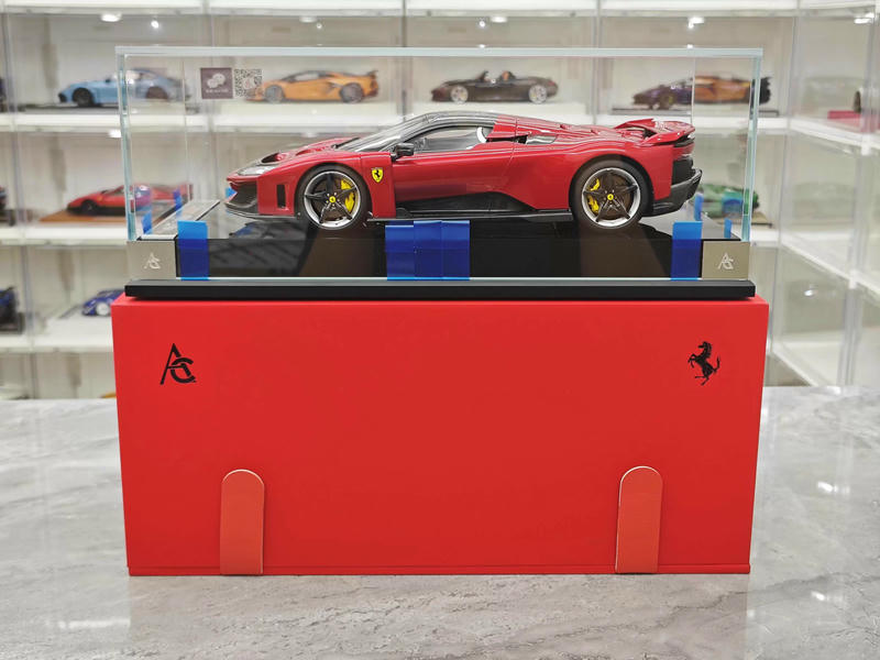 Amalgam 1:18 Ferrari F80 Resin Model Car
