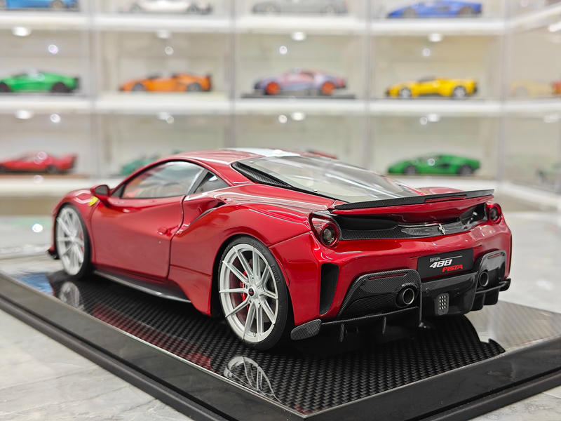 Dino Model 1:18 Ferrari 488 Pista Resin (Fully Open) Model