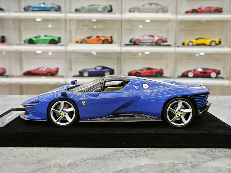 Zigzag Youngster 1:18 Ferrari Daytona SP3 Resin Model