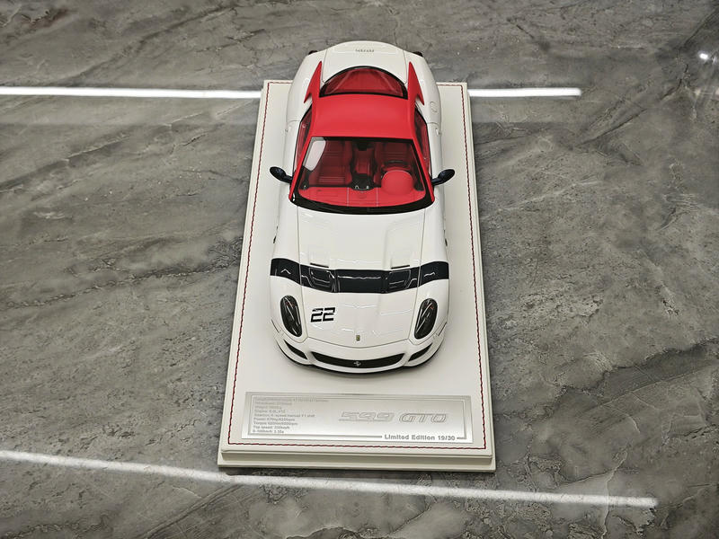 Dino Model 1:18 Ferrari 599 GTO Resin Model