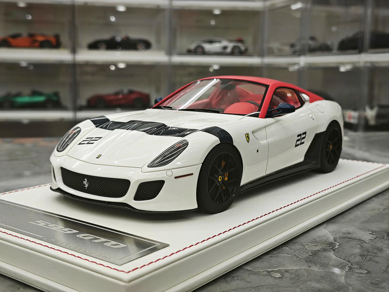 Dino Model 1:18 Ferrari 599 GTO Resin Model