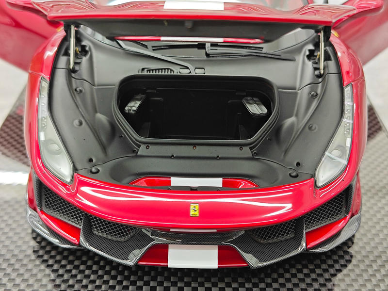 Dino Model 1:18 Ferrari 488 Pista Resin (Fully Open) Model