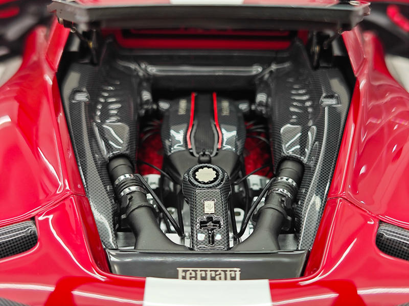 Dino Model 1:18 Ferrari 488 Pista Resin (Fully Open) Model