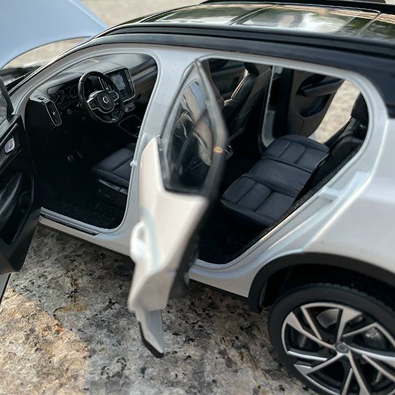 Original XC40 1:18 Diecast Model