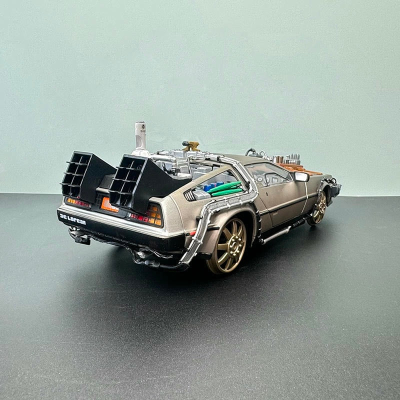 SunStar 1:18 Back to the Future Part III Time Machine Diecast Model 2714# – Movie Car Collection