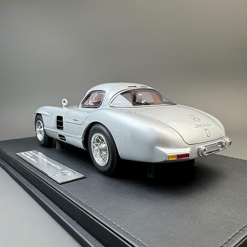 V8 Model 1:18 Mercedes‑Benz 300 SLR Resin Model