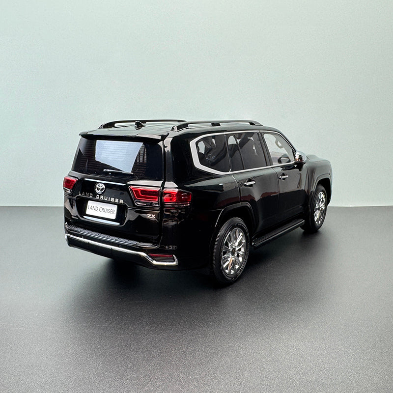Toyota Land Cruiser LC300 ZX 1:18 Diecast Model by LCD MODEL Collection