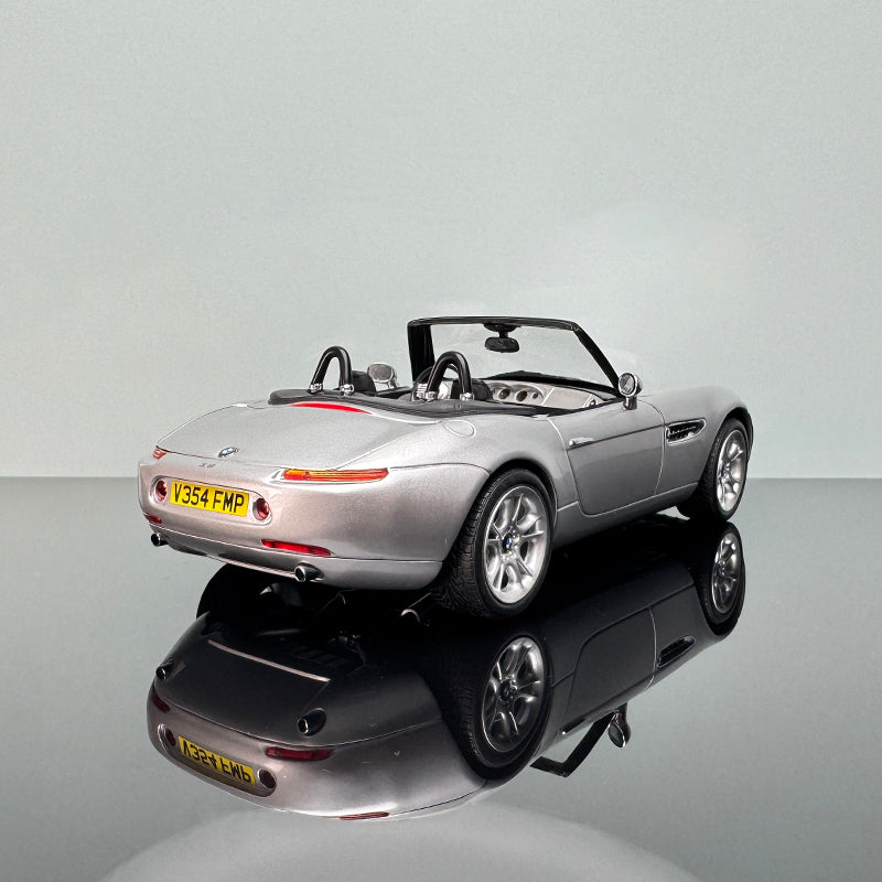Kyosho BMW Z8 1:18 Scale Alloy Diecast Model – Interactive Collectible
