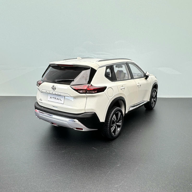 Nissan X-Trail 1:18 Alloy Diecast Model Car