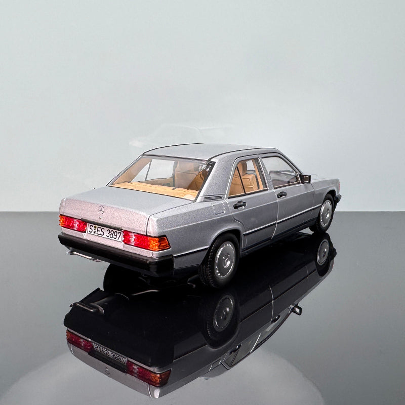 Mercedes-Benz 190E 1984 Diecast Model – 1:18 Scale Interactive Collectible