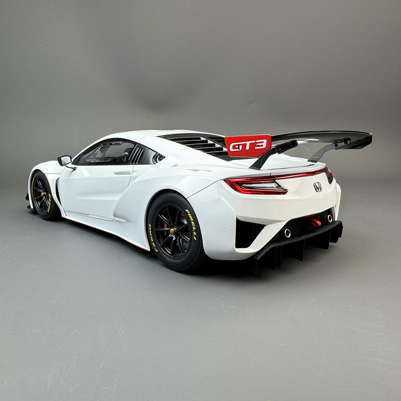 AUTOart 1:18 Honda NSX GT3 Diecast Car- White
