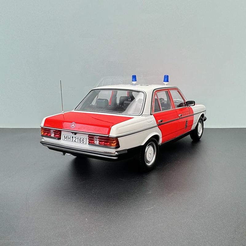 Norev 1:18 Scale Benz 200 (W123) Red & White Emergency Ambulance 183834 –  Diecast Model Collection