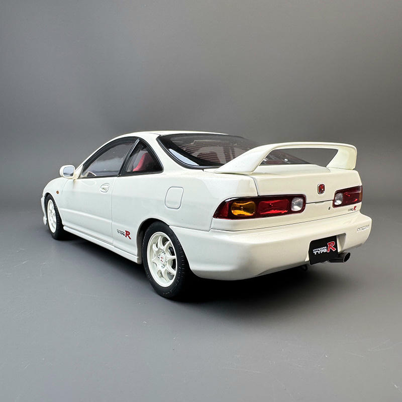 MotorHelix 1:18 Honda Integra Type-R DC2 Diecast Car