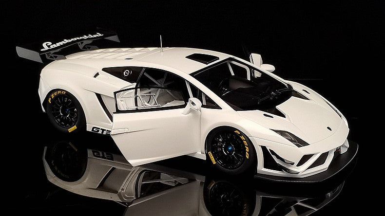 AUTOart Lamborghini Gallardo GT3 FL2 (2013) – 1:18 Scale Mode  (Full Display Version)（81358）（81357）
