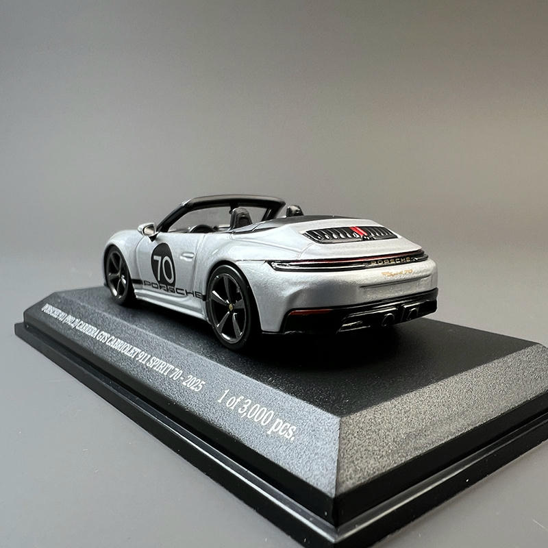 Minichamps 1:64 Porsche 911 (992.2) GTS Diecast Car – YX car model